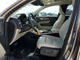 2021 Volvo XC40 Inscription with VIN YV4AC2HL7M2598441, listed as a Copart auction lot 46671144 with 6,336 mi miles. Bid and sale history available at carsss.com. Image 7.