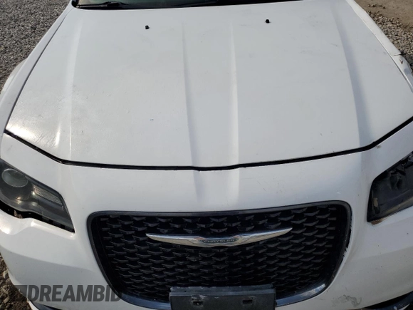 2019 Chrysler 300 S z VIN 2C3CCAGG2KH538294, wystawiony jako Copart lot #78039994 z przebiegiem 67 657 mil mil oraz Czysty tytuł • Clean title. Historia ofert i sprzedaży dostępna na DreamBid. Obrazek 11.