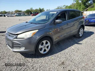 2014 Ford Escape SE with VIN 1FMCU0GX5EUE34463, listed as a Copart auction lot 52605925 with 139,873 mi miles and Non Repairable. Bid and sale history available at carsss.com. Image 1.