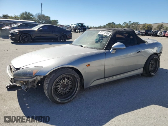 2000 Honda S2000 z VIN JHMAP1143YT006231, wystawiony jako Copart lot #81771964 z przebiegiem 122 349 mil mil oraz Szkoda całkowita • Salvage title. Historia ofert i sprzedaży dostępna na DreamBid. Obrazek 1.