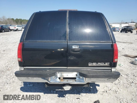 1997 Chevrolet Suburban with VIN 1GNEC16R6VJ375912, listed as a Copart auction lot 46957475 with 252,367 mi miles and Salvage Title. Bid and sale history available at carsss.com. Image 6.