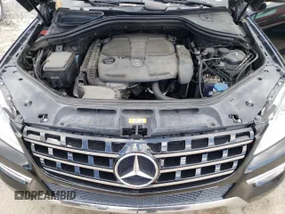 2013 Mercedes-Benz M 350 z VIN 4JGDA5JB4DA213539, wystawiony jako Copart lot #57597245 z przebiegiem 75 086 mil mil oraz Szkoda całkowita • Salvage title. Historia ofert i sprzedaży dostępna na DreamBid. Obrazek 12.