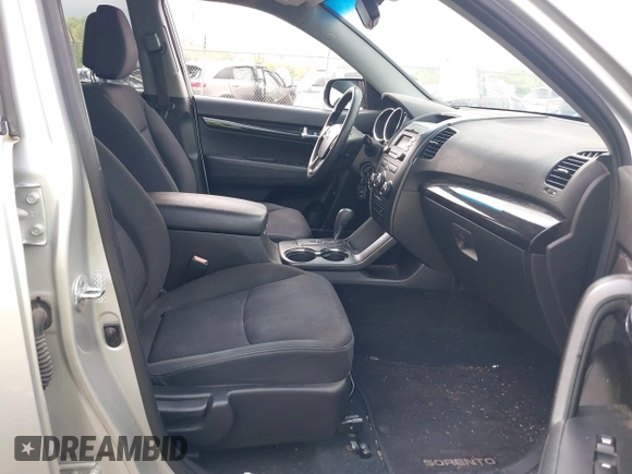 2011 Kia Sorento LX with VIN 5XYKT4A14BG074310, listed as a IAAI auction lot 42119815 with 215,660 mi miles. Bid and sale history available at carsss.com. Image 5.
