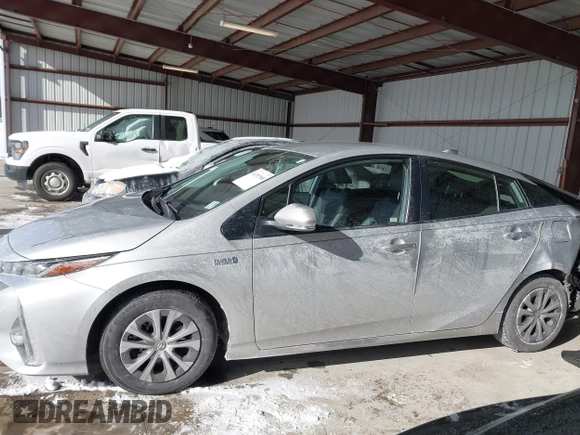 2022 Toyota Prius LE with VIN JTDKAMFP1N3206421, listed as a IAAI auction lot 41387968 with 41,700 mi miles and . Bid and sale history available at DreamBid. Image 14.