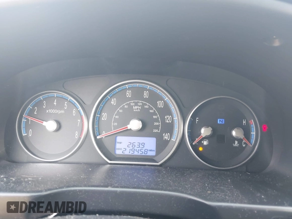 2009 Hyundai Santa Fe SE с VIN 5NMSH13E09H265741, выставлен на аукционе IAAI как лот 42521409 с пробегом 219 458 миль миль и . История ставок и продаж доступна на DreamBid. Изображение 7.