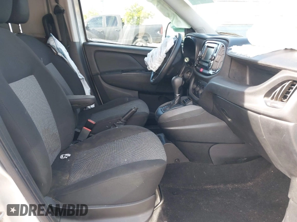 2019 Ram ProMaster City Cargo Tradesman z VIN ZFBHRFAB4K6M59840, wystawiony jako IAAI lot #41841849 z przebiegiem 203 355 mil mil oraz . Historia ofert i sprzedaży dostępna na DreamBid. Obrazek 5.