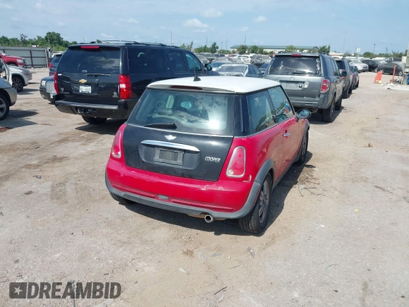2006 MINI Hardtop с VIN WMWRC33536TJ74995, выставлен на аукционе IAAI как лот 42339671 с пробегом 219 625 миль миль и . История ставок и продаж доступна на DreamBid. Изображение 4.
