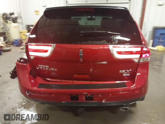 2014 Lincoln MKX z VIN 2LMDJ8JK7EBL00900, wystawiony jako IAAI lot #41714762 z przebiegiem 129 870 mil mil oraz . Historia ofert i sprzedaży dostępna na DreamBid. Obrazek 16.