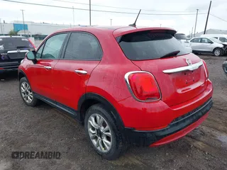 2016 FIAT 500X Easy z VIN ZFBCFYBT0GP363307, wystawiony jako IAAI lot #42358775 z przebiegiem 103 635 mil mil oraz . Historia ofert i sprzedaży dostępna na DreamBid. Obrazek 3.