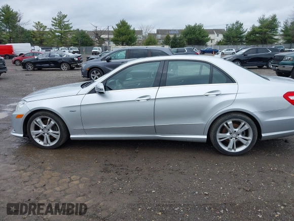 2012 Mercedes-Benz E 350 Luxury with VIN WDDHF8JB2CA655121, listed as a IAAI auction lot 41952558 with 106,155 mi miles and . Bid and sale history available at carsss.com. Image 14.