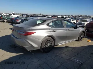 2025 Toyota Camry LE z VIN 4T1DAACK6SU548190, wystawiony jako Copart lot #88311855 z przebiegiem 8 209 mil mil oraz Szkoda całkowita • Salvage title. Historia ofert i sprzedaży dostępna na DreamBid. Obrazek 3.