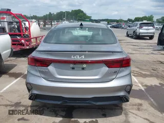 2023 Kia Forte GT-Line z VIN 3KPF54AD3PE641178, wystawiony jako IAAI lot #42114495 z przebiegiem 14 032 mil mil oraz . Historia ofert i sprzedaży dostępna na DreamBid. Obrazek 16.