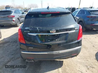2017 Cadillac XT5 Luxury AWD z VIN 1GYKNDRS4HZ184818, wystawiony jako IAAI lot #42000747 z przebiegiem 46 633 mil mil oraz . Historia ofert i sprzedaży dostępna na DreamBid. Obrazek 16.