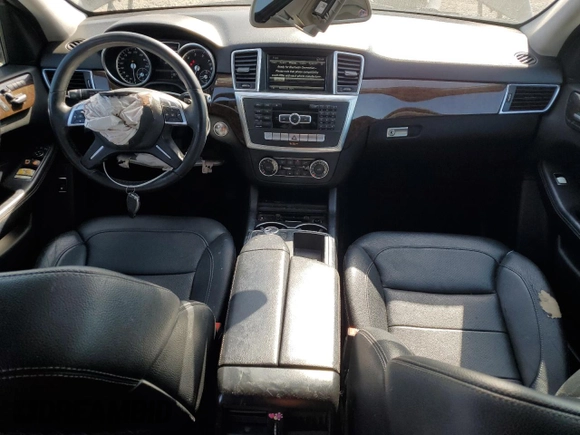 2013 Mercedes-Benz M 350 with VIN 4JGDA5JB3DA110807, listed as a Copart auction lot 52028835 with 138,256 mi miles and Salvage Title. Bid and sale history available at DreamBid. Image 8.