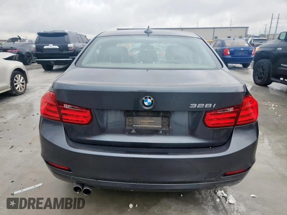 2013 BMW 3 Series 328i z VIN WBA3A5G55DNP24023, wystawiony jako Copart lot #59547315 z przebiegiem 34 131 mil mil oraz Czysty tytuł • Clean title. Historia ofert i sprzedaży dostępna na DreamBid. Obrazek 6.