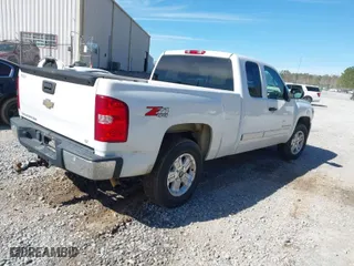2008 Chevrolet Silverado 1500 LT w/1LT with VIN 2GCEK19J981314893, listed as a IAAI auction lot 41734553 with 147,058 mi miles. Bid and sale history available at carsss.com. Image 4.