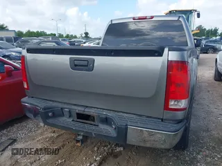 2007 GMC Sierra 1500 SLE1 z VIN 2GTEC13J671516076, wystawiony jako IAAI lot #42362311 z przebiegiem 359 483 mil mil oraz . Historia ofert i sprzedaży dostępna na DreamBid. Obrazek 4.