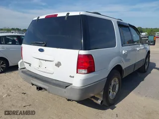 2003 Ford Expedition Special Service with VIN 1FMFU16L63LA30060, listed as a IAAI auction lot 42080566 with 178,757 mi miles. Bid and sale history available at carsss.com. Image 4.