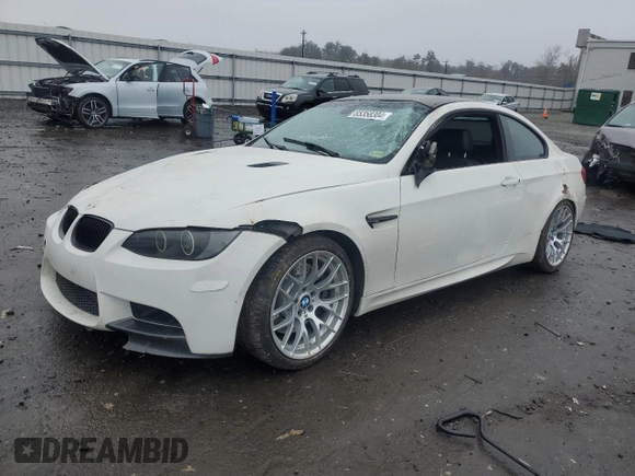 2013 BMW M3 z VIN WBSKG9C54DJ595279, wystawiony jako Copart lot #85358304 z przebiegiem Nie podano mil oraz Szkoda całkowita • Salvage title. Historia ofert i sprzedaży dostępna na DreamBid. Obrazek 1.