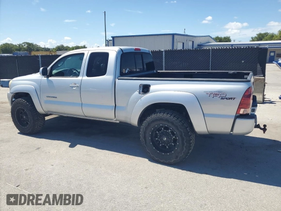 2005 Toyota Tacoma PreRunner z VIN 5TETU62N45Z115205, wystawiony jako Copart lot #60710715 z przebiegiem 184 529 mil mil oraz Czysty tytuł • Clean title. Historia ofert i sprzedaży dostępna na DreamBid. Obrazek 2.