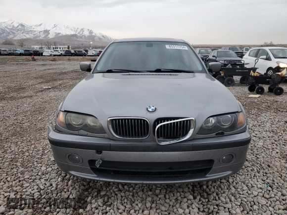 2005 BMW 3 Series 330xi with VIN WBAEW53485PN36755, listed as a Copart auction lot 85317754 with 141,818 mi miles and Salvage Title. Bid and sale history available at DreamBid. Image 5.