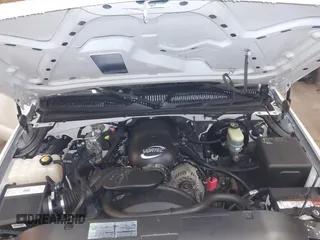 2002 Chevrolet Silverado 1500 LS with VIN 1GCEK14T02Z120888, listed as a IAAI auction lot 41504133 with 131,667 mi miles. Bid and sale history available at carsss.com. Image 10.