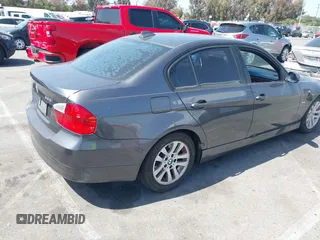 2007 BMW 3 Series 328i z VIN WBAVA37527NL17651, wystawiony jako IAAI lot #42277978 z przebiegiem 213 887 mil mil oraz . Historia ofert i sprzedaży dostępna na DreamBid. Obrazek 4.