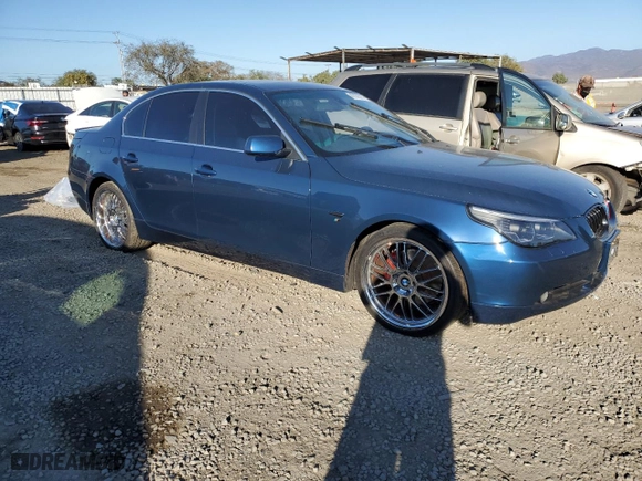 2007 BMW 5 Series 530i with VIN WBANE735X7CM51370, listed as a Copart auction lot 42332375 with 0 mi miles and Salvage Title. Bid and sale history available at carsss.com. Image 4.