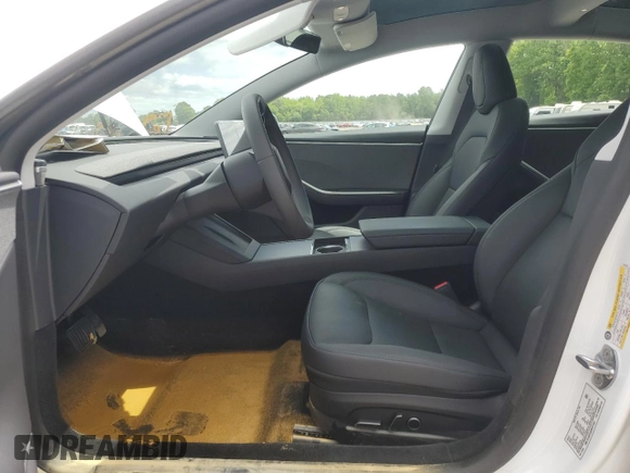 2025 Tesla Model 3 Long Range z VIN 5YJ3E1EAXSF971341, wystawiony jako Copart lot #57615695 z przebiegiem 4 823 mil mil oraz Szkoda całkowita • Salvage title. Historia ofert i sprzedaży dostępna na DreamBid. Obrazek 7.
