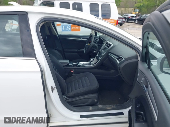 2013 Ford Fusion SE Hybrid with VIN 3FA6P0LUXDR328784, listed as a IAAI auction lot 42231399 with 169,462 mi miles and . Bid and sale history available at carsss.com. Image 5.