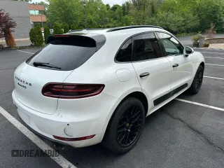2018 Porsche Macan GTS z VIN WP1AG2A50JLB60299, wystawiony jako Copart lot #59274845 z przebiegiem 123 203 mil mil oraz Czysty tytuł • Clean title. Historia ofert i sprzedaży dostępna na DreamBid. Obrazek 3.