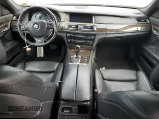 2013 BMW 7 Series 750Li xDrive z VIN WBAYF8C57DD141439, wystawiony jako Copart lot #59115935 z przebiegiem 150 830 mil mil oraz Czysty tytuł • Clean title. Historia ofert i sprzedaży dostępna na DreamBid. Obrazek 8.