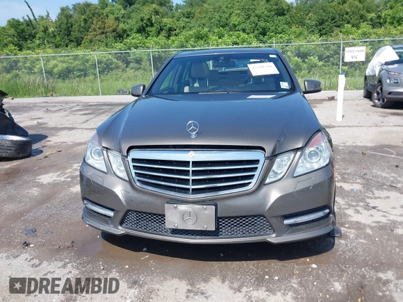 2012 Mercedes-Benz E 350 Luxury z VIN WDDHF5KB5CA629139, wystawiony jako IAAI lot #42360346 z przebiegiem 142 949 mil mil oraz . Historia ofert i sprzedaży dostępna na DreamBid. Obrazek 12.