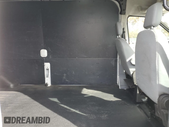 2018 Ford Transit with VIN 1FTYR2CM6JKB24072, listed as a Copart auction lot 44672085 with 61,641 mi miles and Clean Title. Bid and sale history available at carsss.com. Image 11.