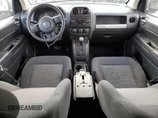 2017 Jeep Compass Sport SE with VIN 1C4NJCBA1HD124793, listed as a Copart auction lot 76044714 with 97,220 mi miles and Salvage title. Bid and sale history available at DreamBid. Image 8.