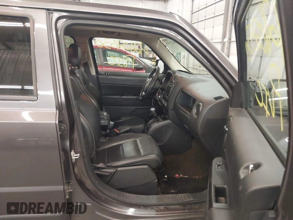 2016 Jeep Patriot Latitude z VIN 1C4NJRFB8GD658216, wystawiony jako IAAI lot #42102530 z przebiegiem 143 956 mil mil oraz . Historia ofert i sprzedaży dostępna na DreamBid. Obrazek 5.