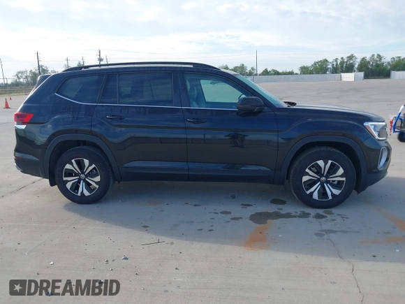 2024 Volkswagen Atlas SE with VIN 1V2LR2CA7RC553936, listed as a IAAI auction lot 40662181 with 4,305 mi miles and . Bid and sale history available at DreamBid. Image 13.