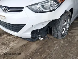 2015 Hyundai Elantra SE z VIN 5NPDH4AE2FH573747, wystawiony jako IAAI lot #42130009 z przebiegiem 99 220 mil mil oraz . Historia ofert i sprzedaży dostępna na DreamBid. Obrazek 6.