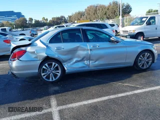 2018 Mercedes-Benz C 300 z VIN 55SWF4JB3JU269143, wystawiony jako IAAI lot #39140356 z przebiegiem 37 051 mil mil oraz . Historia ofert i sprzedaży dostępna na DreamBid. Obrazek 13.