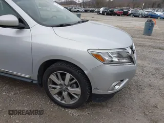 2013 Nissan Pathfinder SV with VIN 5N1AR2MM7DC678375, listed as a IAAI auction lot 41701956 with 151,087 mi miles. Bid and sale history available at carsss.com. Image 1.