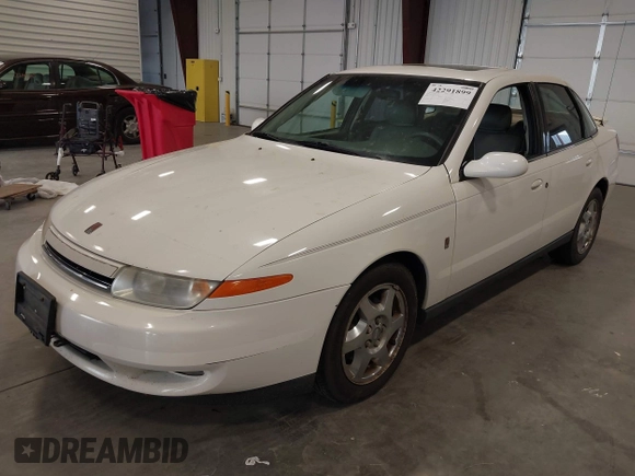 2002 Saturn LS z VIN 1G8JW54RX2Y581918, wystawiony jako IAAI lot #42291899 z przebiegiem 152 706 mil mil oraz . Historia ofert i sprzedaży dostępna na DreamBid. Obrazek 2.