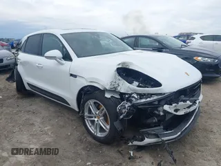 2024 Porsche Macan with VIN WP1AA2A55RLB20040, listed as a IAAI auction lot 41739587 with 8,916 mi miles and . Bid and sale history available at DreamBid. Image 1.