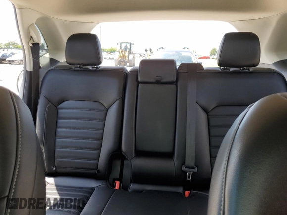 2019 Ford Edge SEL with VIN 2FMPK4J90KBB40298, listed as a Copart auction lot 56953585 with 110,639 mi miles and Salvage title. Bid and sale history available at DreamBid. Image 10.