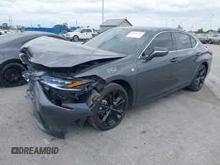 2024 Lexus ES 300h with VIN 58ABA1C18RU039512, listed as a IAAI auction lot 42051732 with 19,728 mi miles and . Bid and sale history available at DreamBid. Image 17.