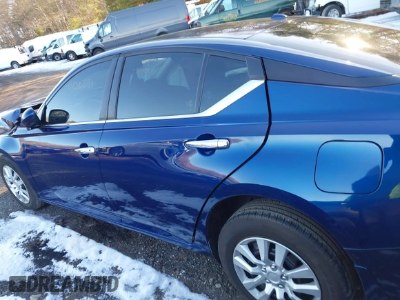 2019 Nissan Altima 2.5 S with VIN 1N4BL4BV2KC136380, listed as a IAAI auction lot 41016691 with 59,248 mi miles. Bid and sale history available at carsss.com. Image 14.