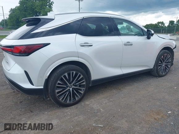 2024 Lexus RX 350 z VIN 2T2BAMBA4RC028661, wystawiony jako IAAI lot #42252708 z przebiegiem 19 141 mil mil oraz . Historia ofert i sprzedaży dostępna na DreamBid. Obrazek 4.