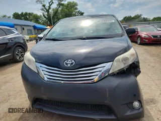 2011 Toyota Sienna XLE AAS with VIN 5TDYK3DC5BS081015, listed as a Copart auction lot 61096595 with 291,855 mi miles and Salvage title. Bid and sale history available at DreamBid. Image 5.