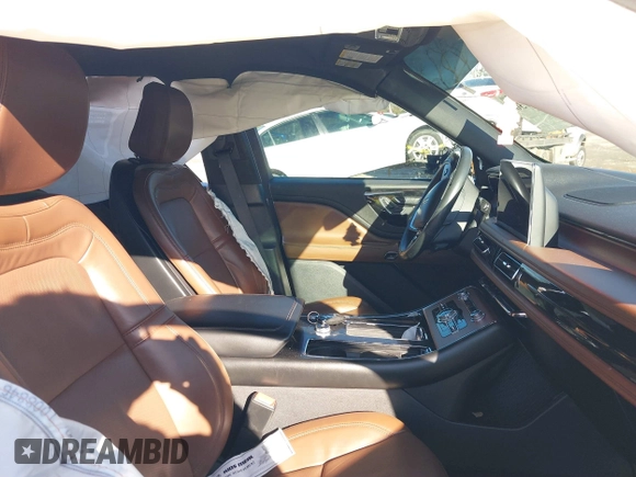2020 Lincoln Aviator Reserve with VIN 5LM5J7WC5LGL36194, listed as a IAAI auction lot 41330730 with 110,660 mi miles and . Bid and sale history available at DreamBid. Image 5.