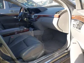 2009 Mercedes-Benz S-Class 5.5L V8 with VIN WDDNG71XX9A245942, listed as a IAAI auction lot 41376420 with 112,831 mi miles. Bid and sale history available at carsss.com. Image 5.