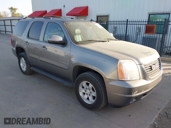 2008 GMC Yukon SLT w/4SB with VIN 1GKFK13078R227526, listed as a IAAI auction lot 41830004 with 143,728 mi miles. Bid and sale history available at carsss.com. Image 1.